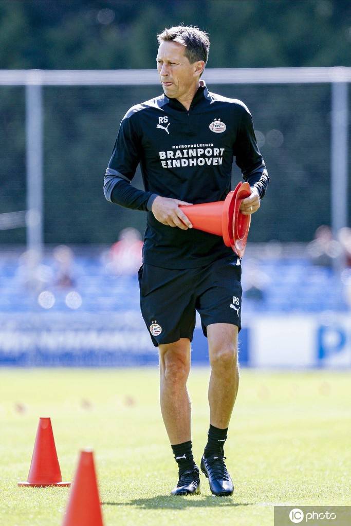 里程碑夜埃因霍温遗憾出局，荷甲今晚刷纪录，引发热议，赛季目标并未改变的简单介绍