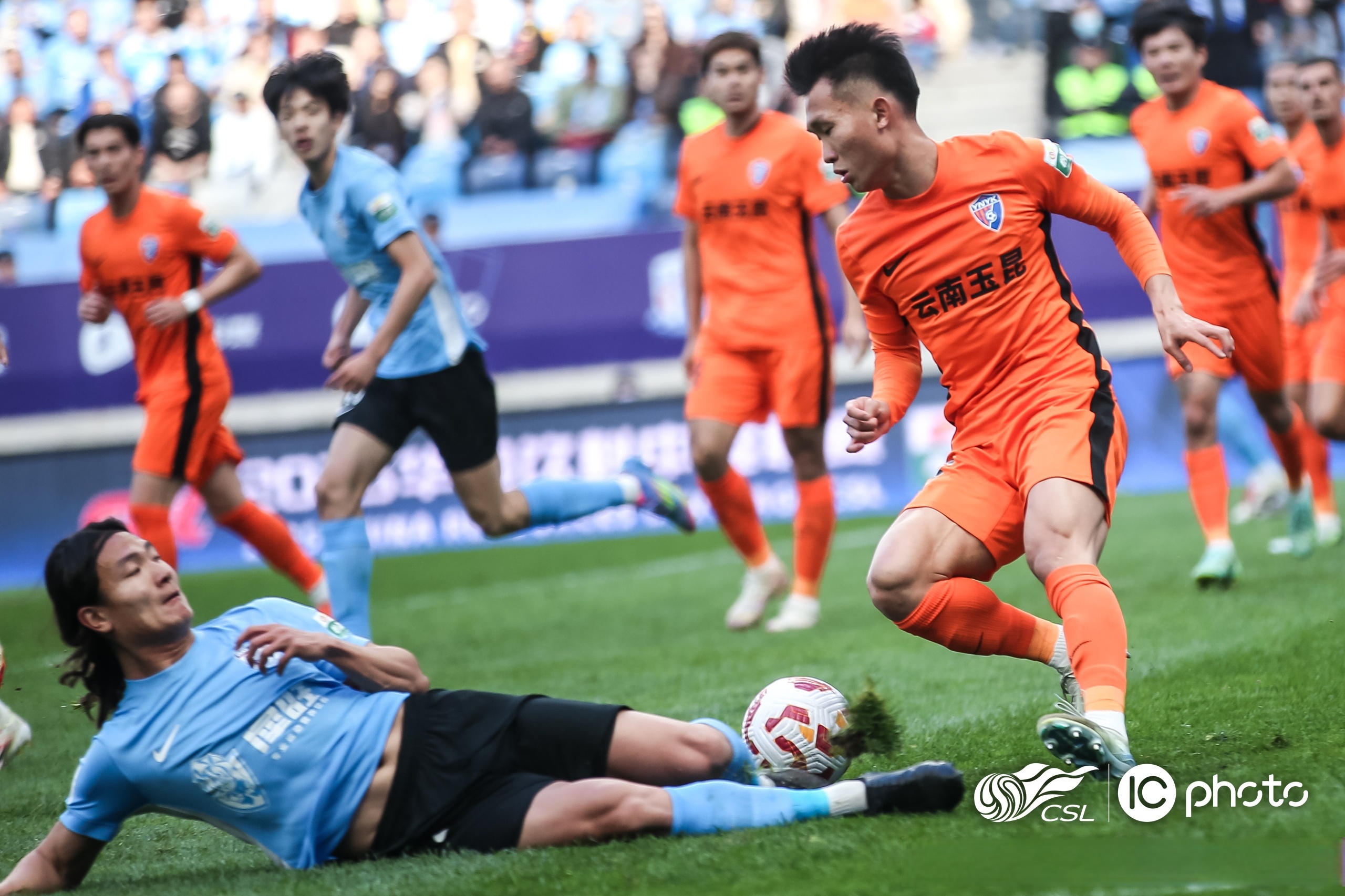 关于今夜突围战来临，广厦男篮围绕英超止住颓势，更衣室稳定，临场指挥获称赞的信息